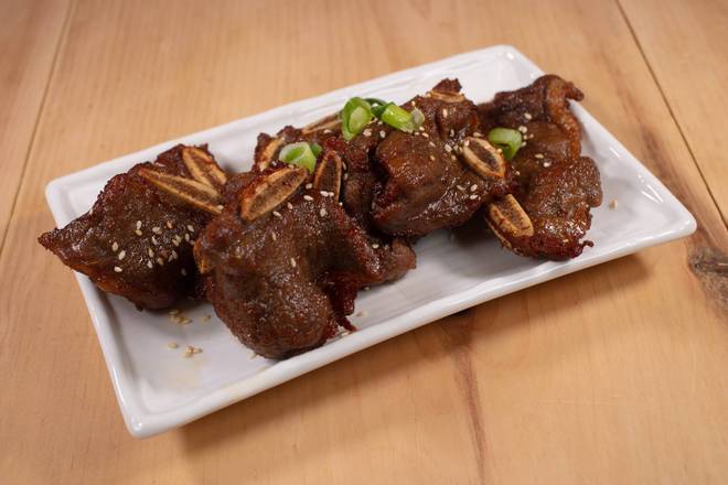 Pan Fried Beef Short Rib with Maggie Sauce 美極牛仔骨